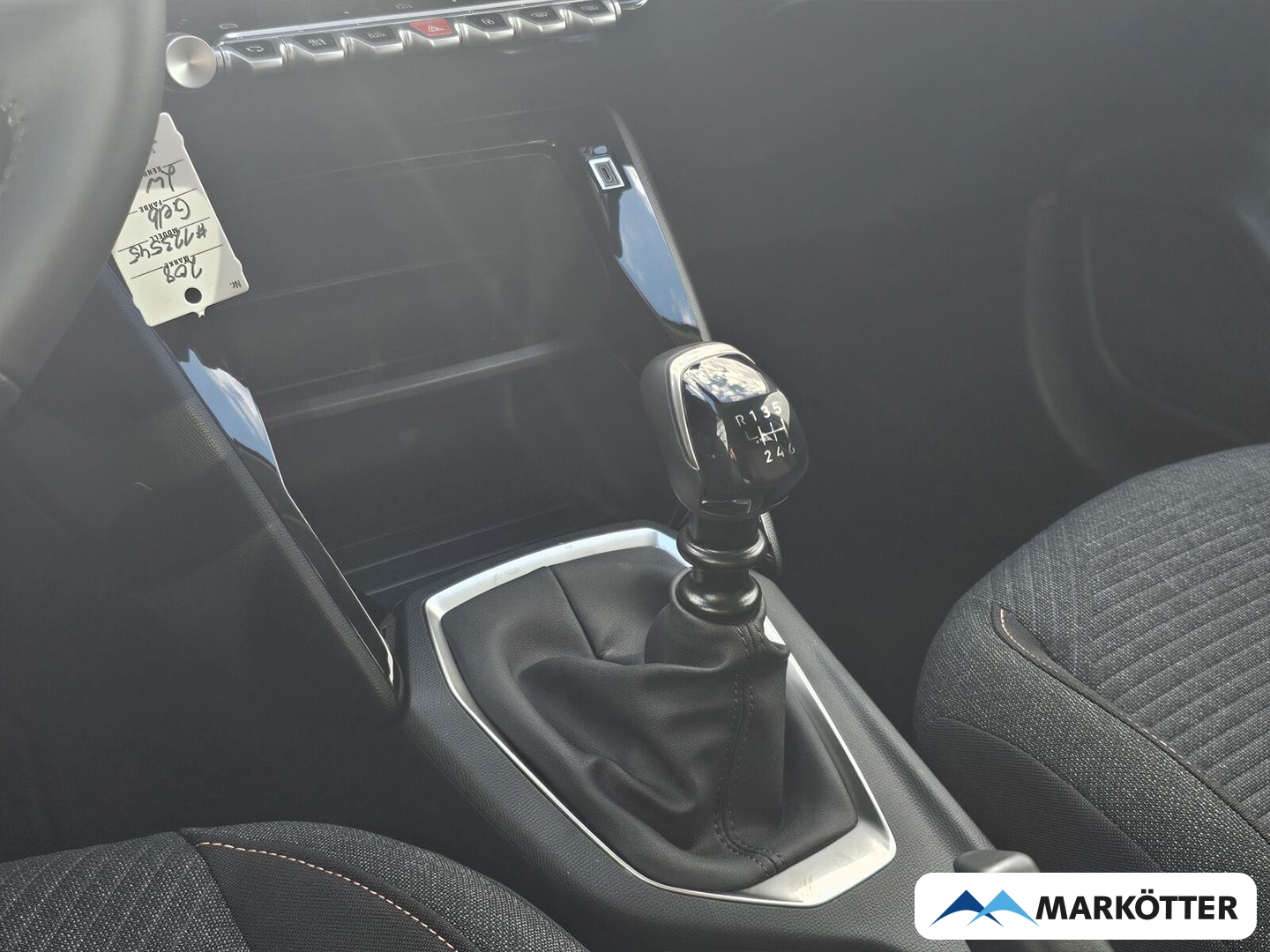 Fahrzeugabbildung Peugeot 208 Style, Sitzheizung, Einparkhilfe hinten