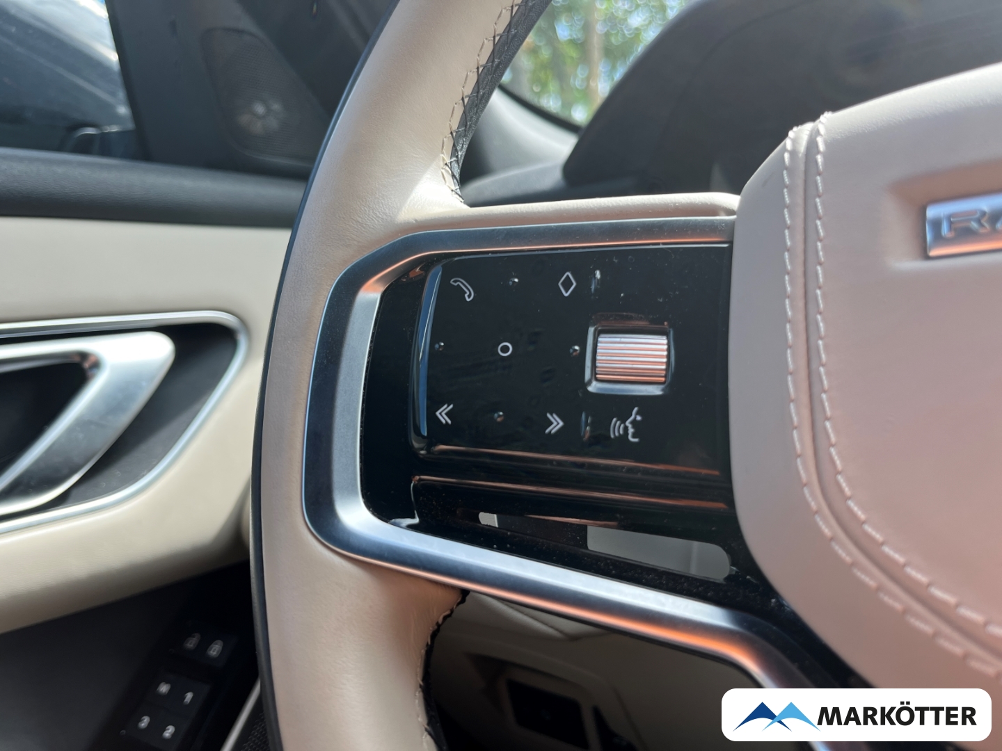 Fahrzeugabbildung Land Rover Range Rover Velar D300 R-Dynamic HSE ACC/Massage/21''