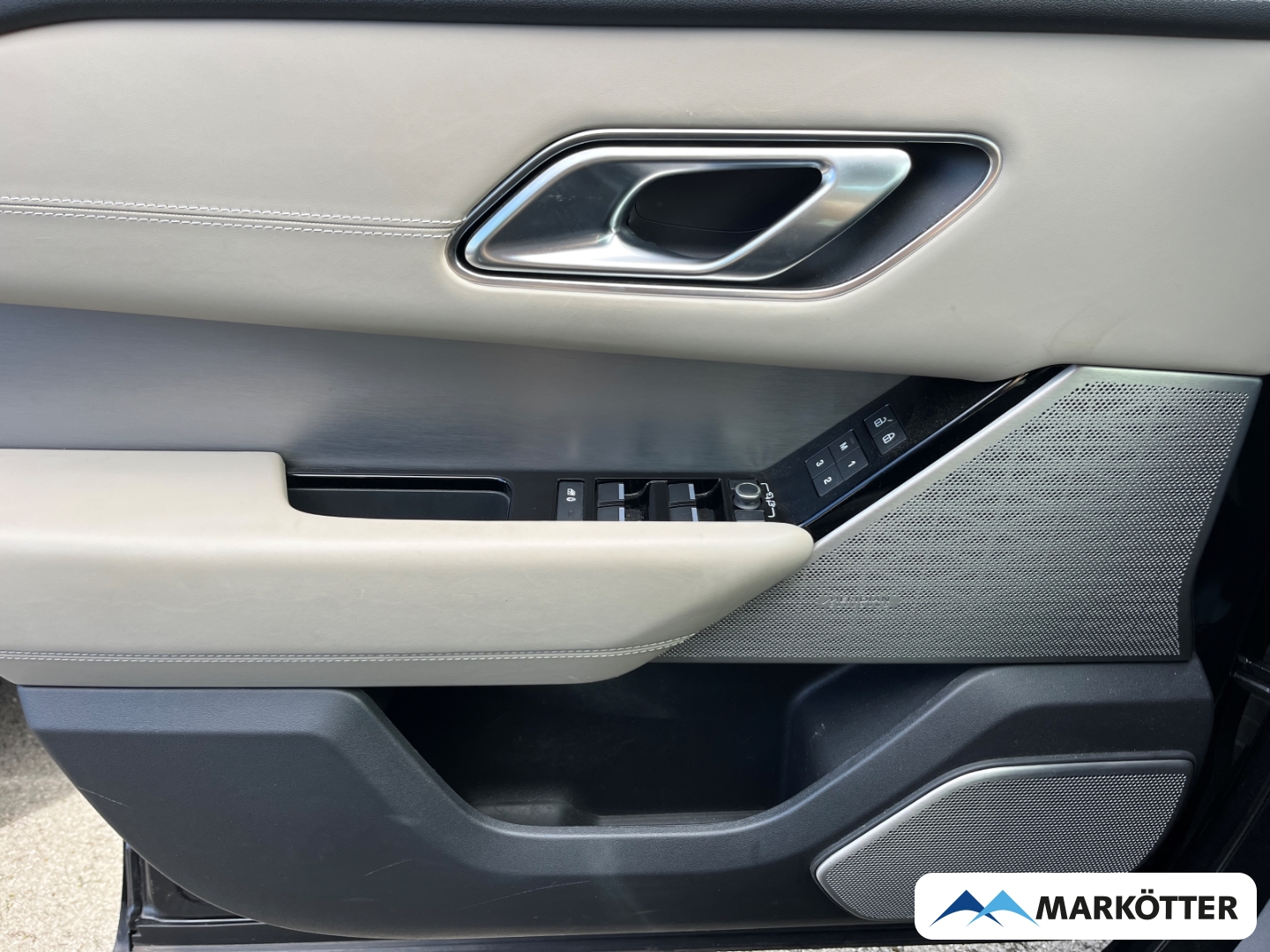 Fahrzeugabbildung Land Rover Range Rover Velar D300 R-Dynamic HSE ACC/Massage/21''
