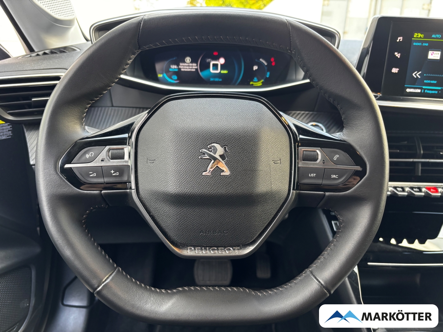 Fahrzeugabbildung Peugeot 208 e- Allure Pack ACC/CAM/LED/SHZ/CARPLAY/11kW