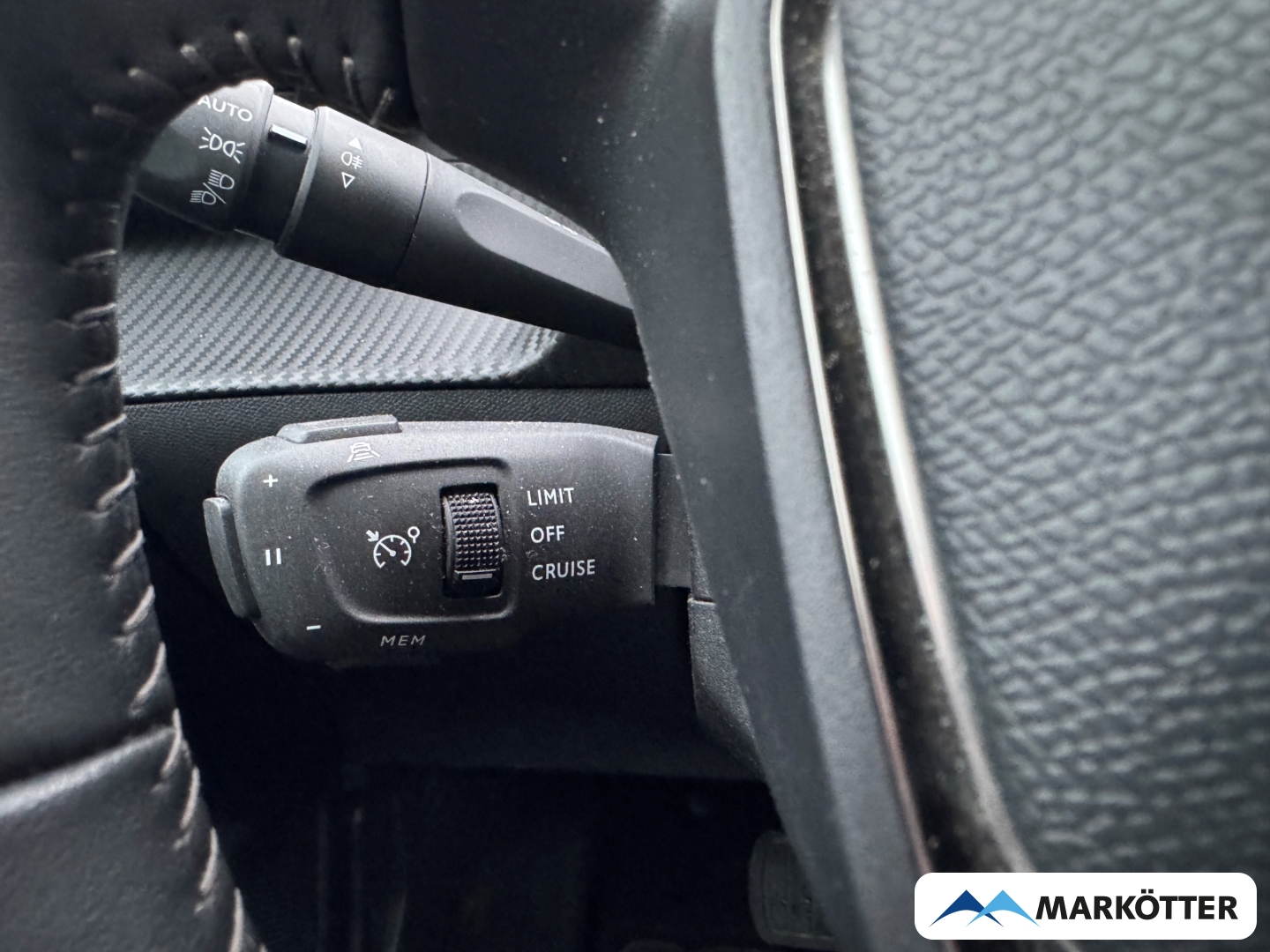 Fahrzeugabbildung Peugeot 208 e- Allure Pack ACC/CAM/LED/SHZ/CARPLAY/11kW