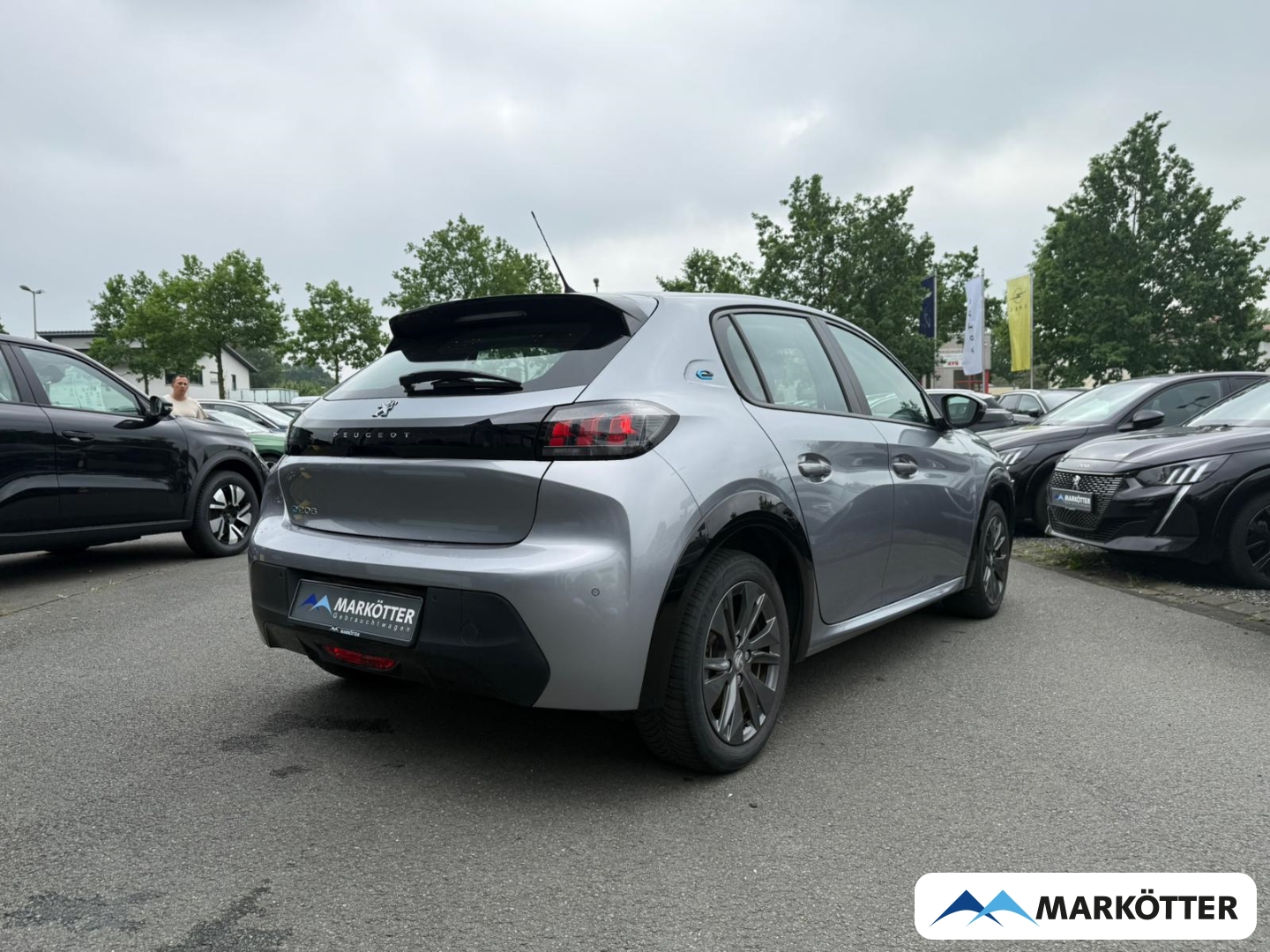 Fahrzeugabbildung Peugeot 208 e- Allure Pack ACC/CAM/LED/SHZ/CARPLAY/11kW