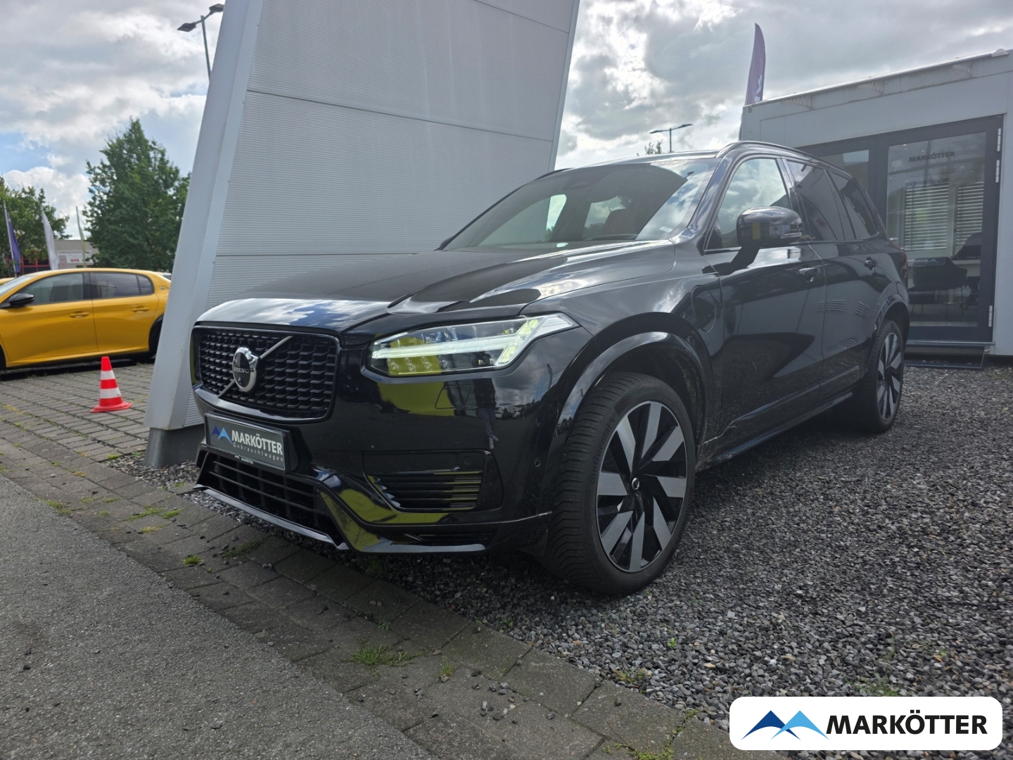 Fahrzeugabbildung Volvo XC90 T8 AWD Ultra Dark Recharge 7-Sitzer AD/B&W