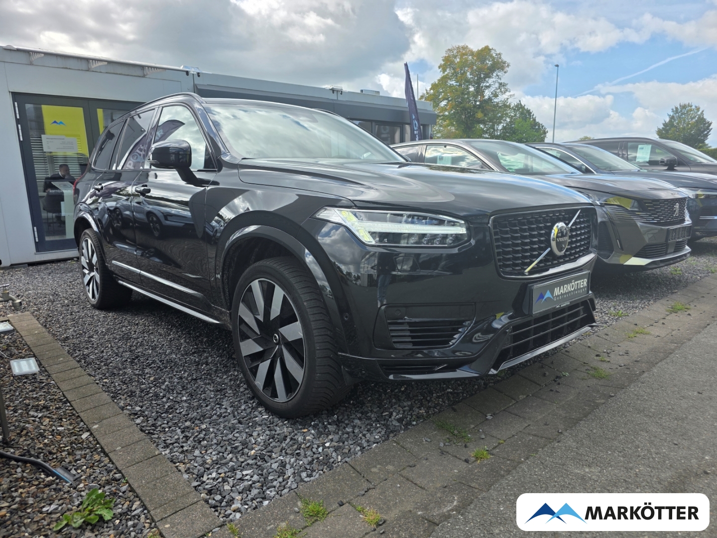 Fahrzeugabbildung Volvo XC90 T8 AWD Ultra Dark Recharge 7-Sitzer AD/B&W