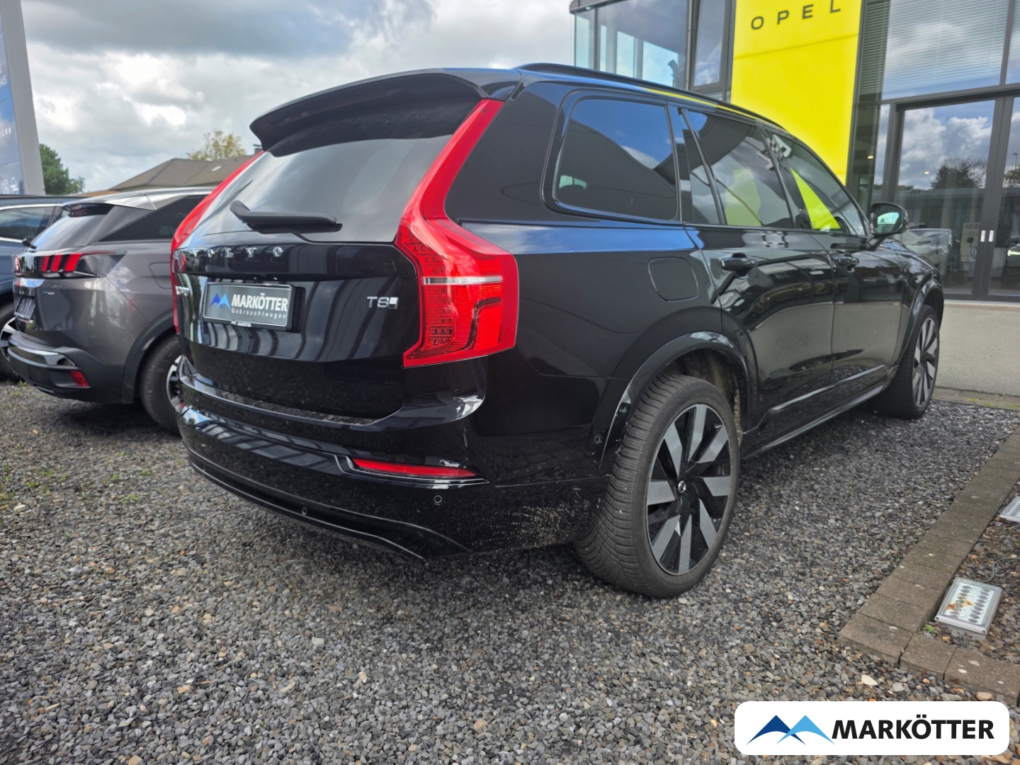Fahrzeugabbildung Volvo XC90 T8 AWD Ultra Dark Recharge 7-Sitzer AD/B&W