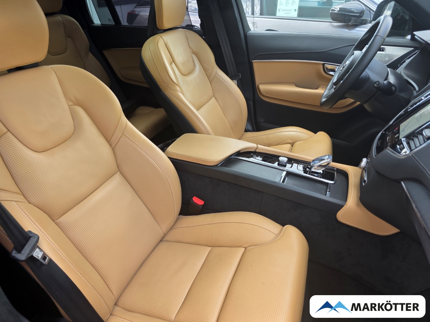 Fahrzeugabbildung Volvo XC90 T8 AWD Ultra Dark Recharge 7-Sitzer AD/B&W