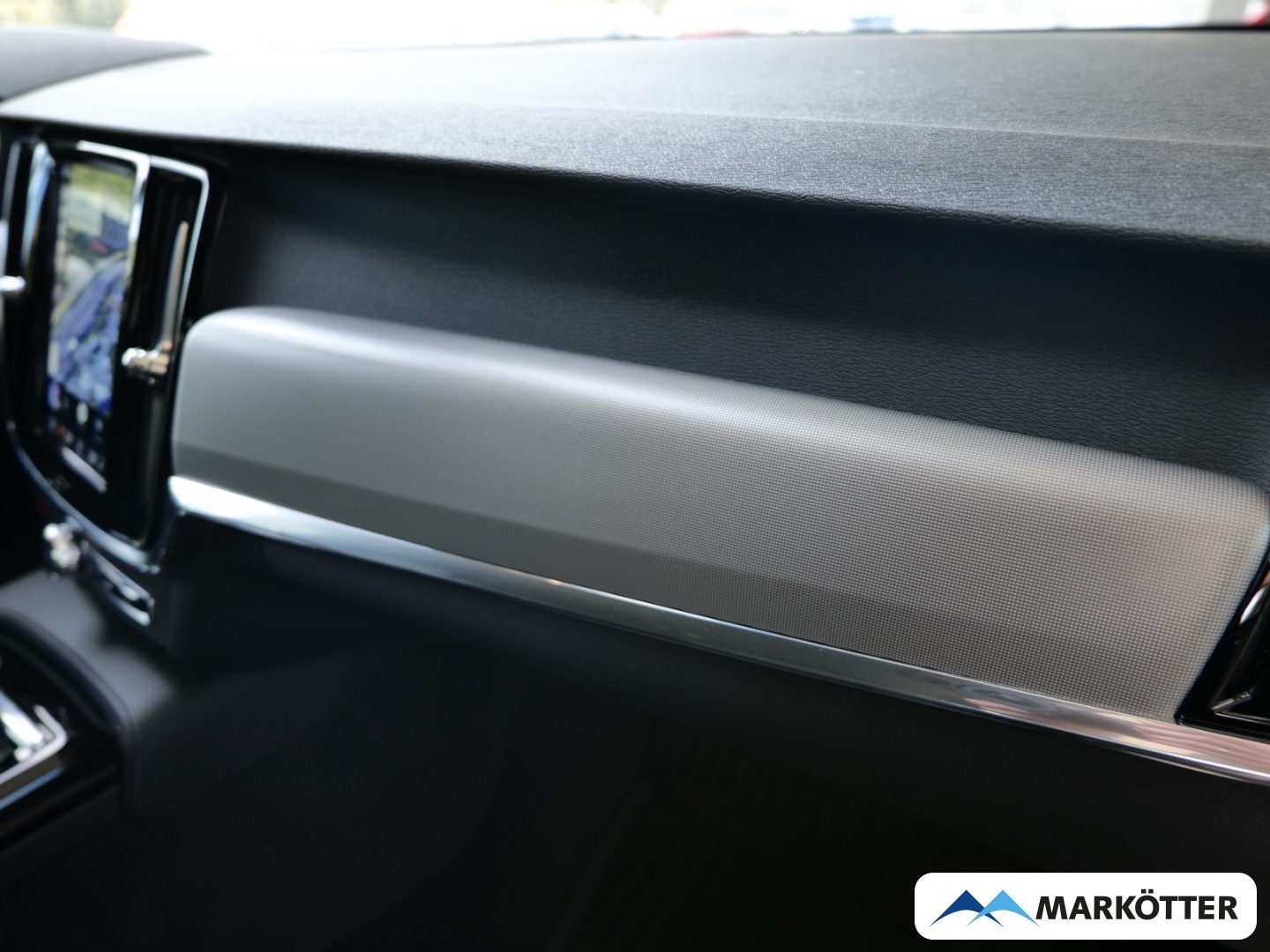 Fahrzeugabbildung Volvo V90 T6 AWD Plus Dark Recharge AHK/ACC/360°/H&K