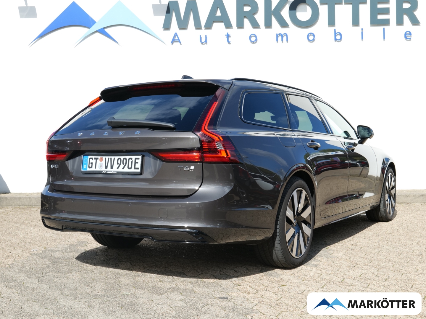 Fahrzeugabbildung Volvo V90 T6 AWD Plus Dark Recharge AHK/ACC/360°/H&K