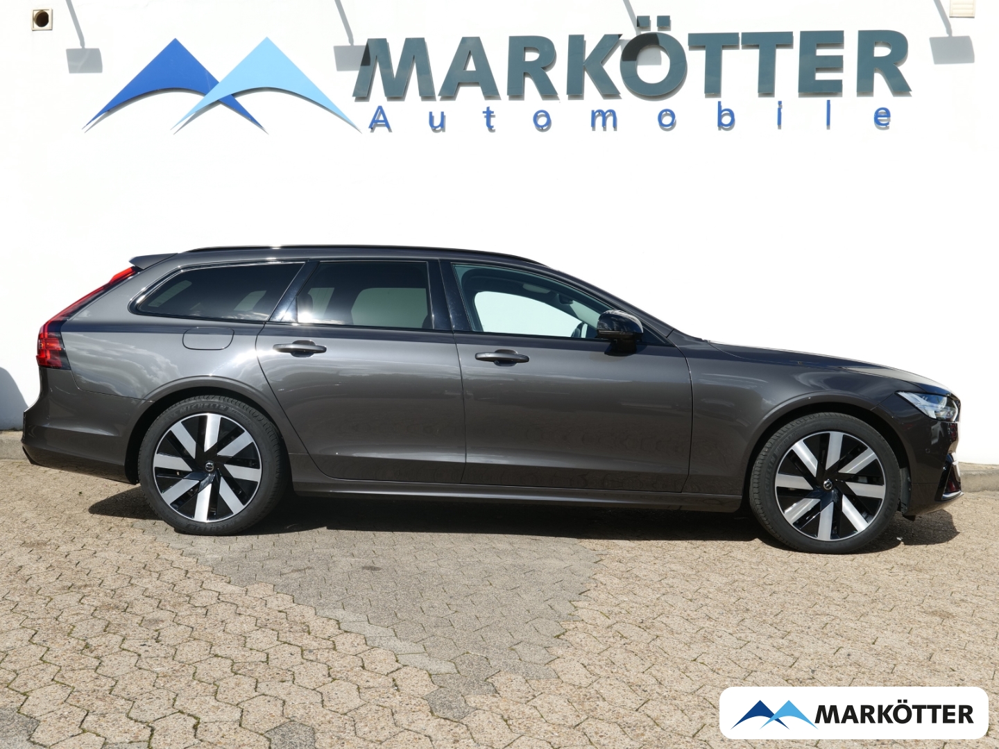 Fahrzeugabbildung Volvo V90 T6 AWD Plus Dark Recharge AHK/ACC/360°/H&K