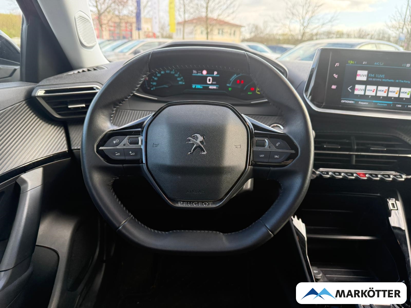 Fahrzeugabbildung Peugeot 2008 e- Active 360CAM/PDC/KLIMA/TEMP/CARPLY/LED/DAB