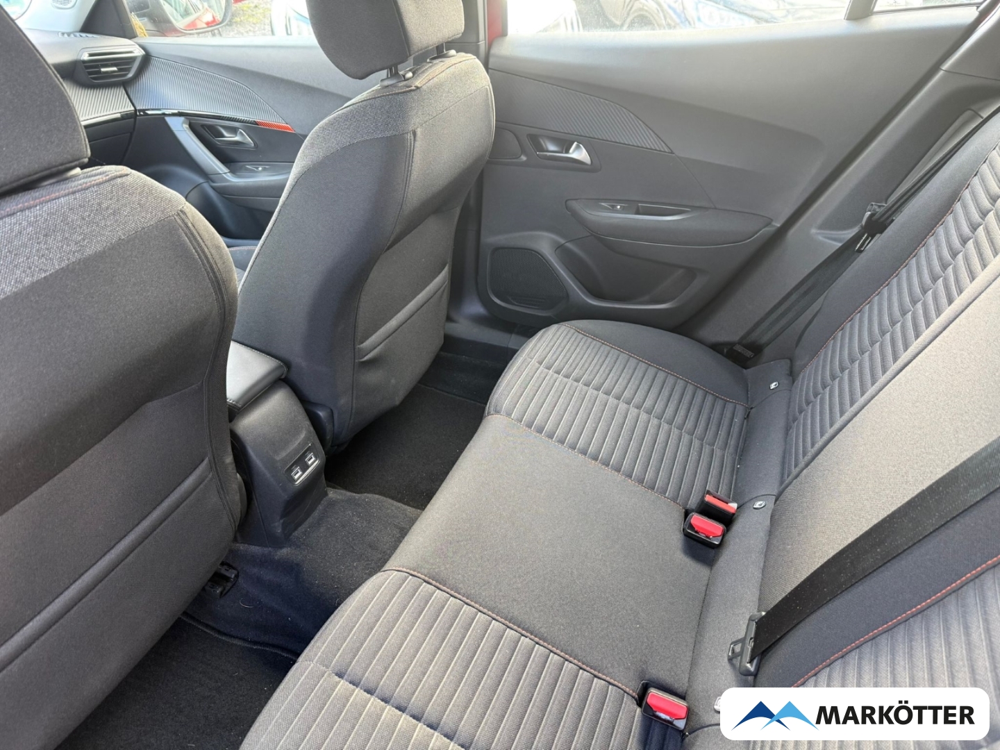 Fahrzeugabbildung Peugeot 2008 e- Active 360CAM/PDC/KLIMA/TEMP/CARPLY/LED/DAB