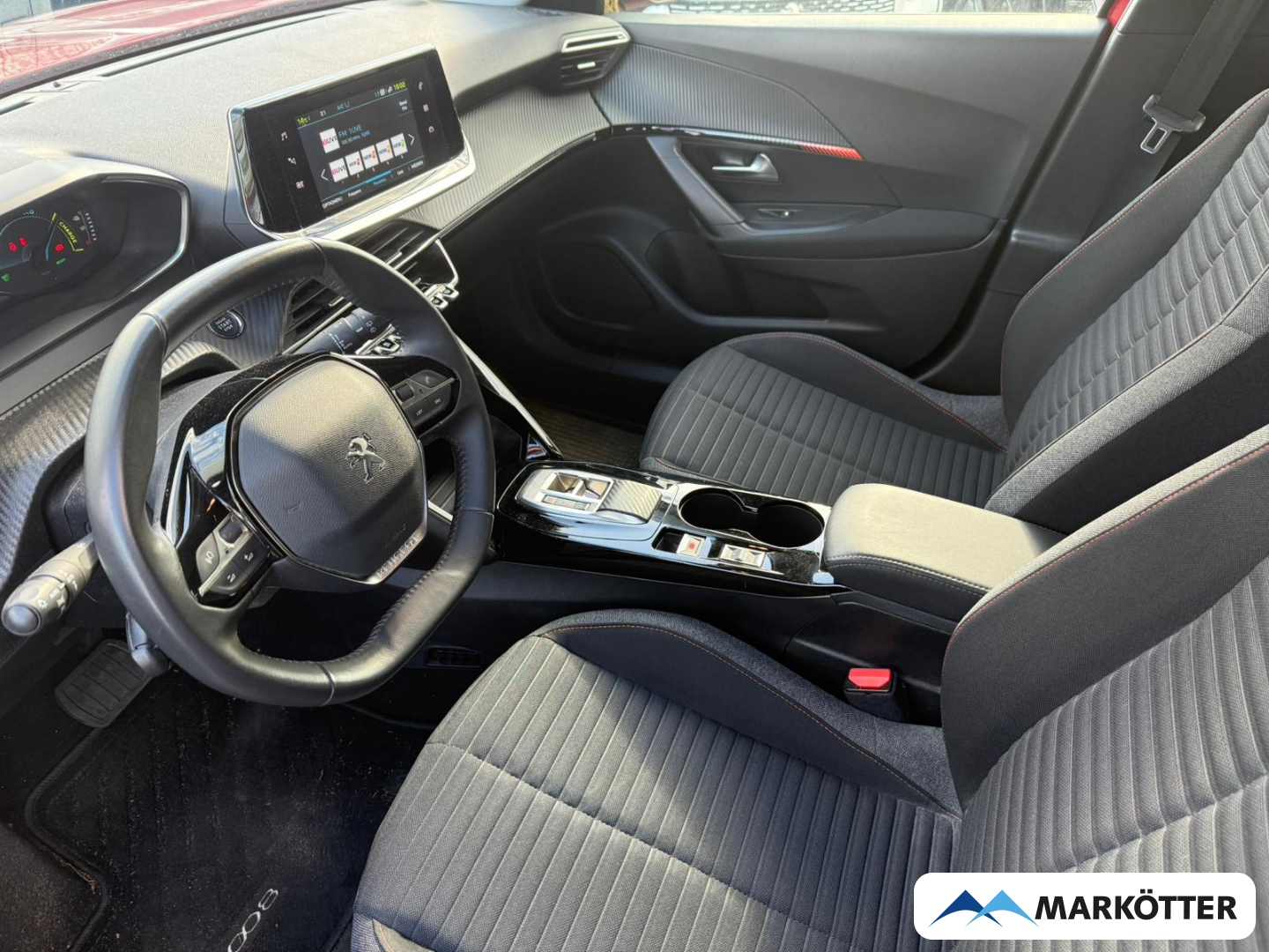 Fahrzeugabbildung Peugeot 2008 e- Active 360CAM/PDC/KLIMA/TEMP/CARPLY/LED/DAB