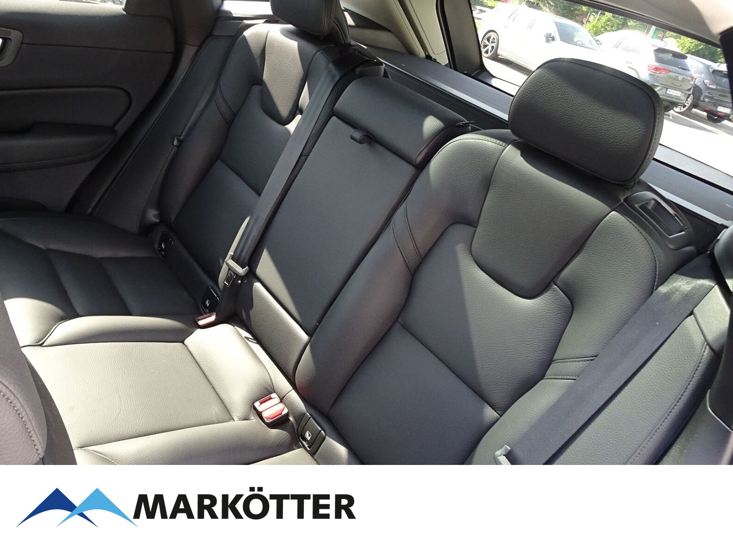 Fahrzeugabbildung Volvo XC60 T6 AWD Plus Bright Plug-In Hybrid/20''/360°CAM