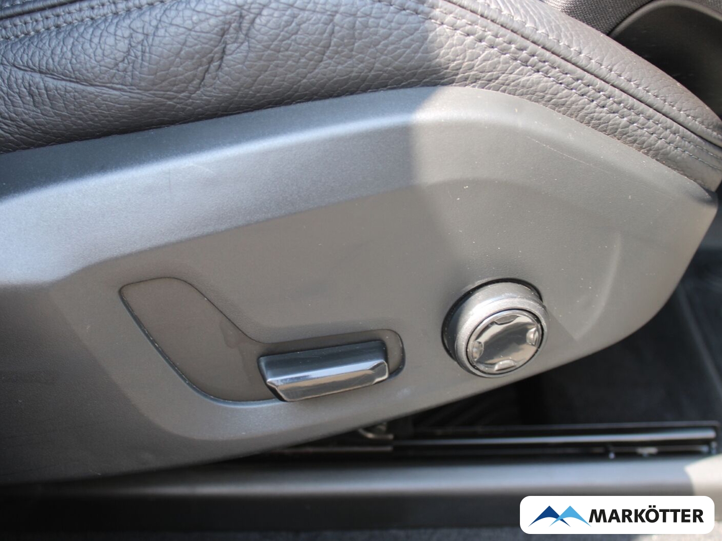 Fahrzeugabbildung Volvo XC60 D4 Inscription ACC/BLIS/Luftfahrwerk/AHK