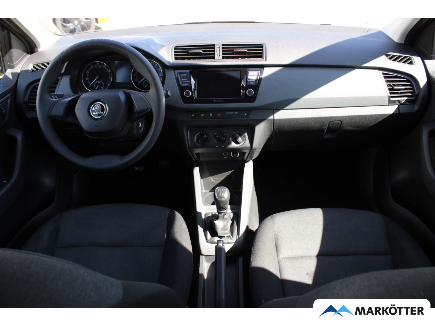 Fahrzeugabbildung SKODA Fabia 1.0 Combi Active SHZ/Dachreling/Klima/DAB+