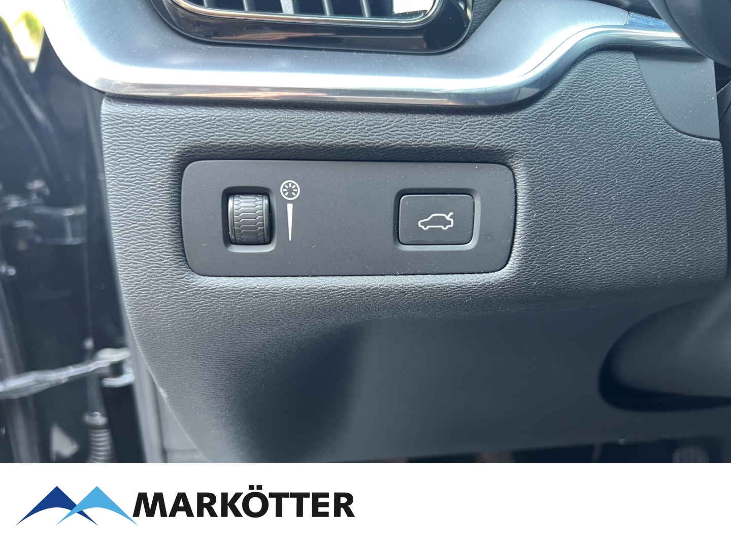 Fahrzeugabbildung Volvo XC60 D3 Momentum Pro DPF EU6d-T AHK/360CAM/BLIS