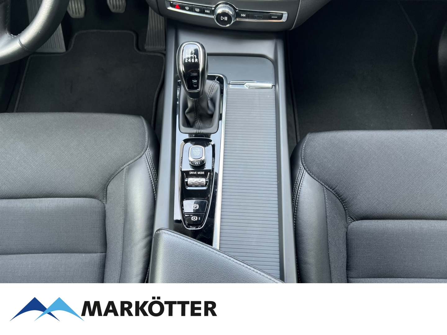 Fahrzeugabbildung Volvo XC60 D3 Momentum Pro DPF EU6d-T AHK/360CAM/BLIS