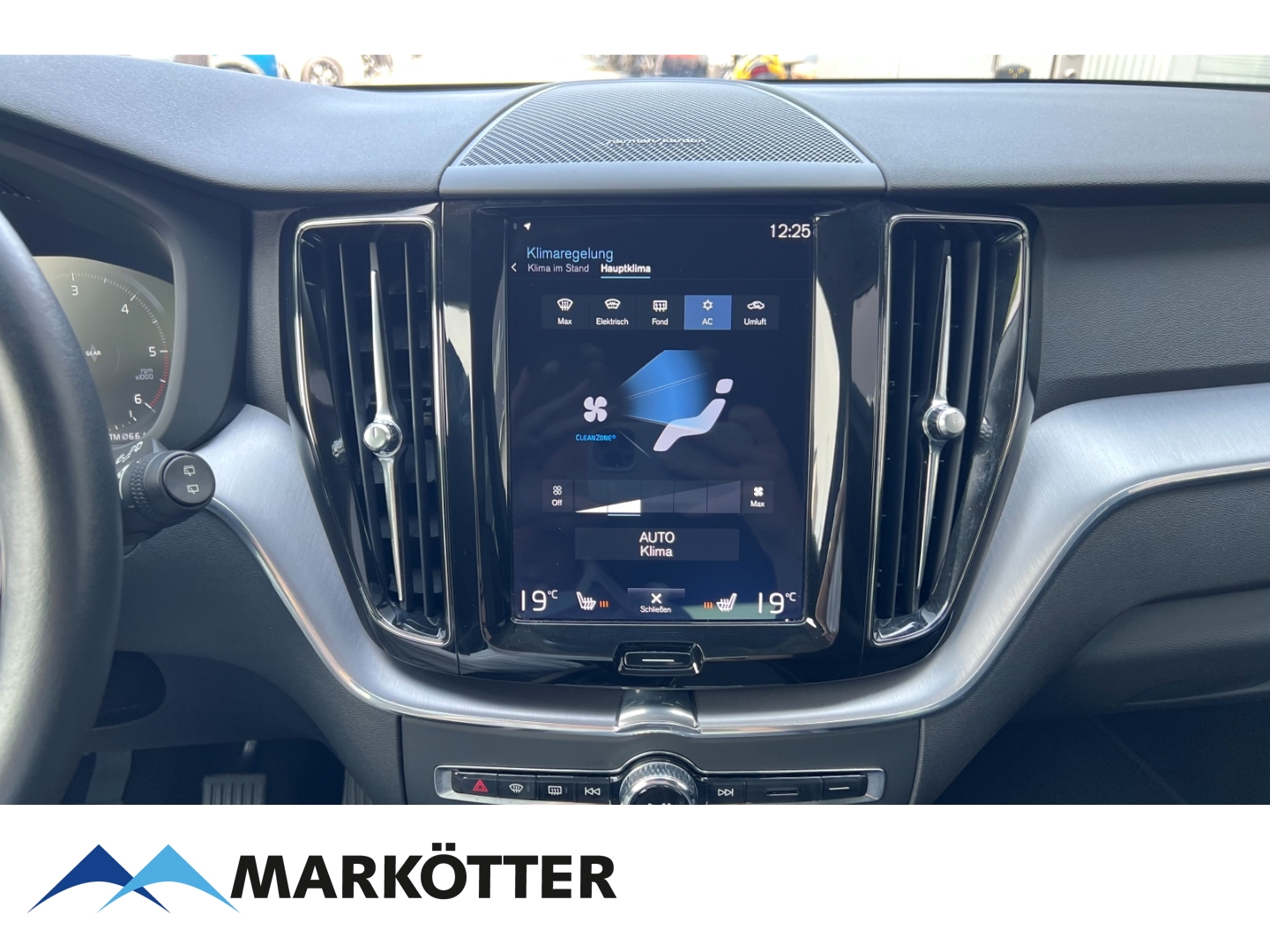 Fahrzeugabbildung Volvo XC60 D3 Momentum Pro DPF EU6d-T AHK/360CAM/BLIS