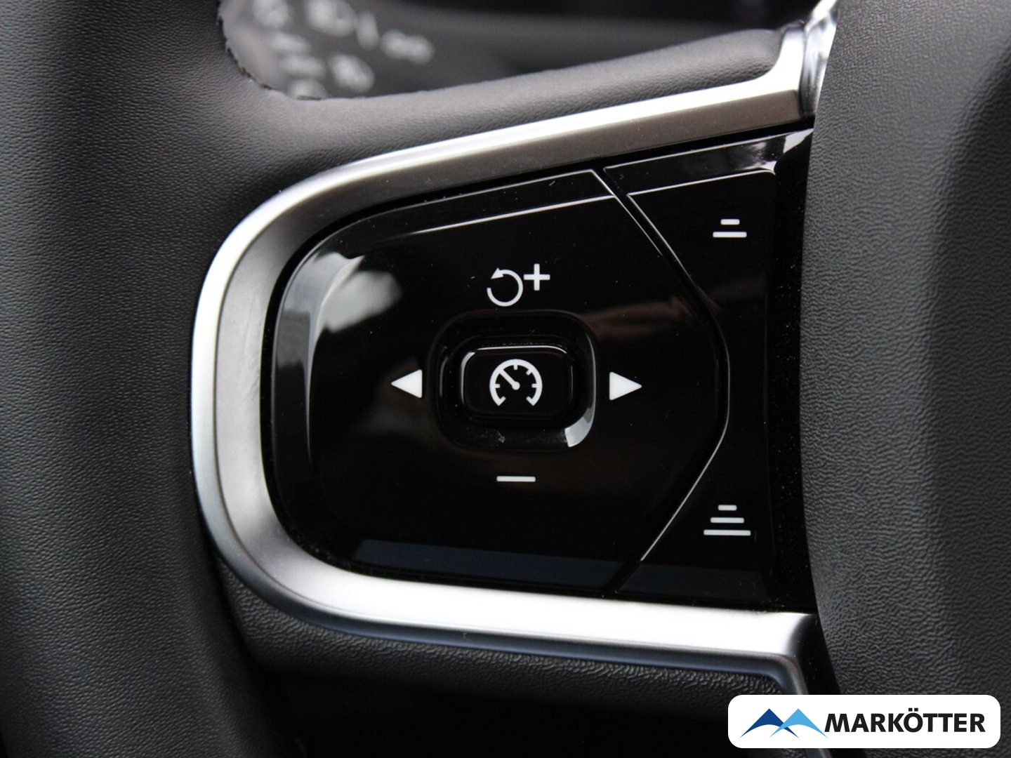 Fahrzeugabbildung Volvo XC90 T8 Core AWD 7-Sitzer/ACC/CAM/AHK/20''/SHZ
