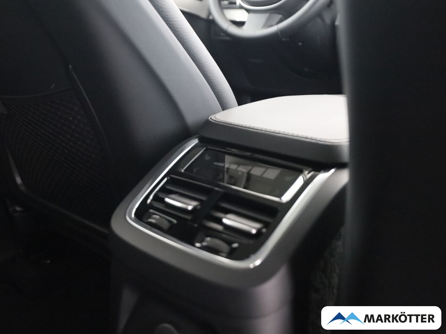 Fahrzeugabbildung Volvo XC90 T8 Core AWD 7-Sitzer/ACC/CAM/AHK/20''/SHZ