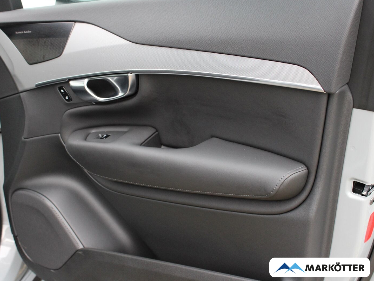 Fahrzeugabbildung Volvo XC90 T8 Core AWD 7-Sitzer/ACC/CAM/AHK/20''/SHZ