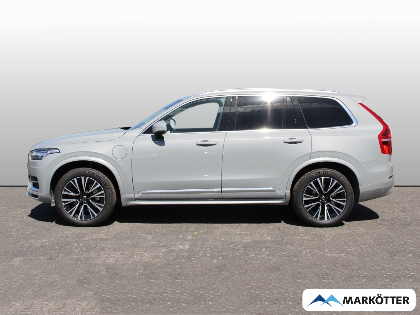 Fahrzeugabbildung Volvo XC90 T8 Core AWD 7-Sitzer/ACC/CAM/AHK/20''/SHZ
