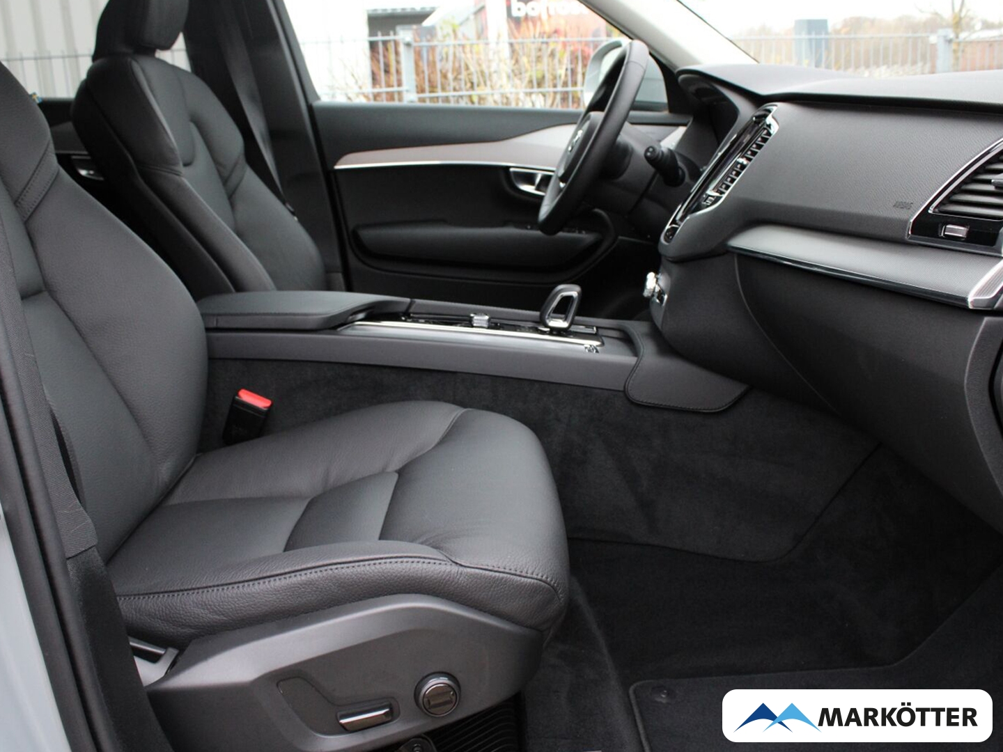 Fahrzeugabbildung Volvo XC90 T8 Core AWD 7-Sitzer/ACC/CAM/AHK/20''/SHZ