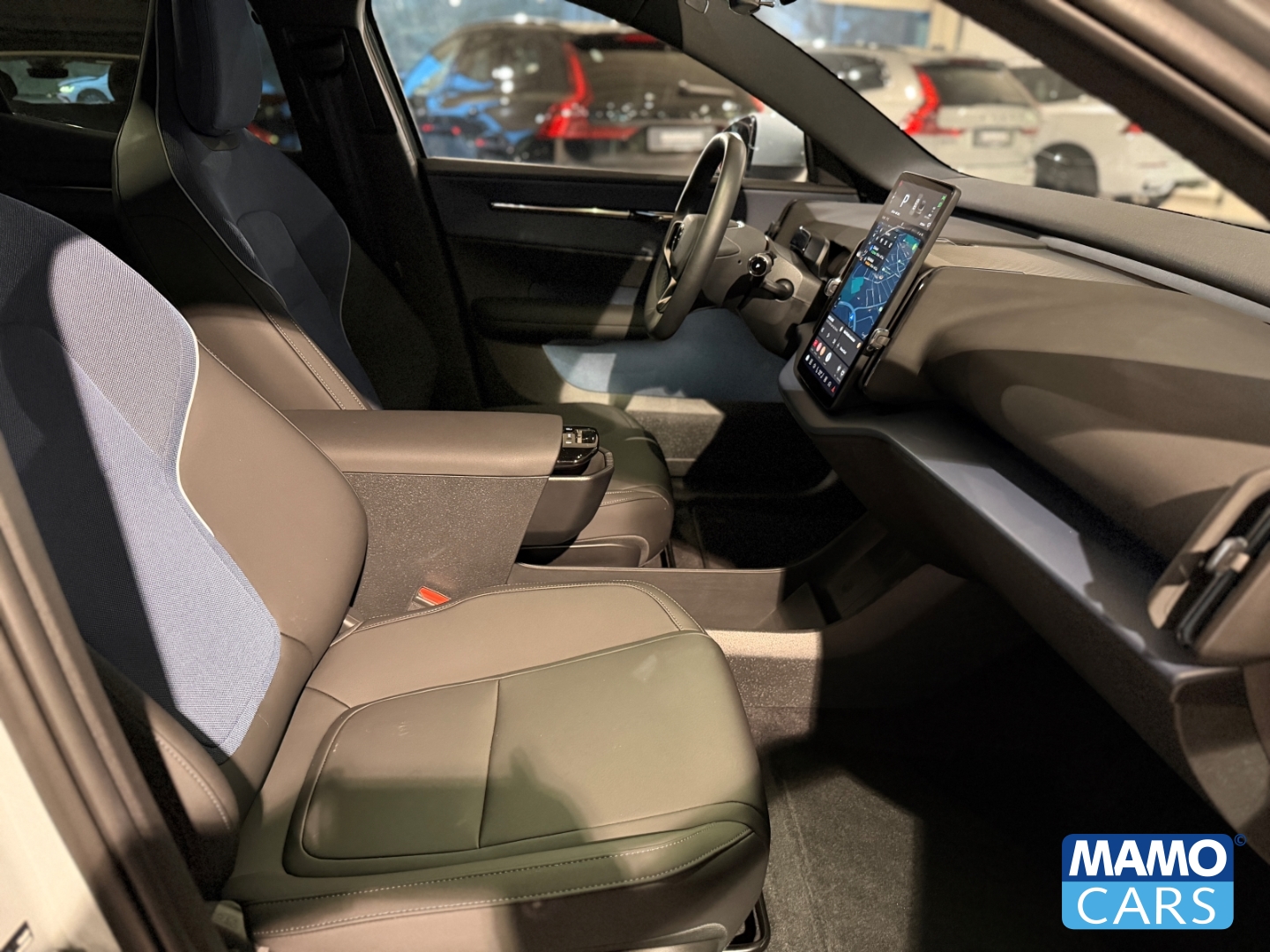 Fahrzeugabbildung Volvo EX30 Core Extended Range WP/ACC/BLIS/LHZ/SHZ/CAM