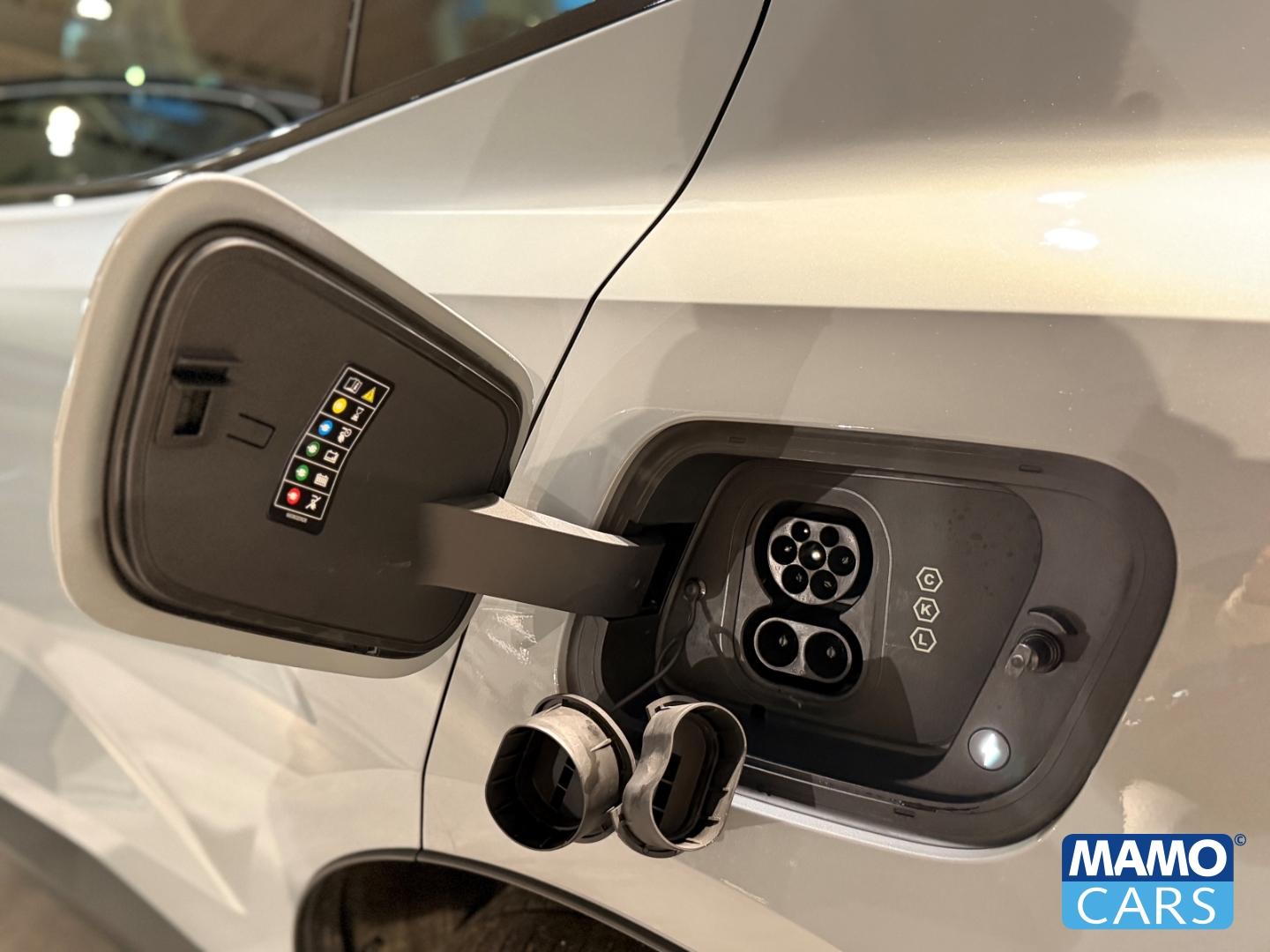 Fahrzeugabbildung Volvo EX30 Core Extended Range WP/ACC/BLIS/LHZ/SHZ/CAM