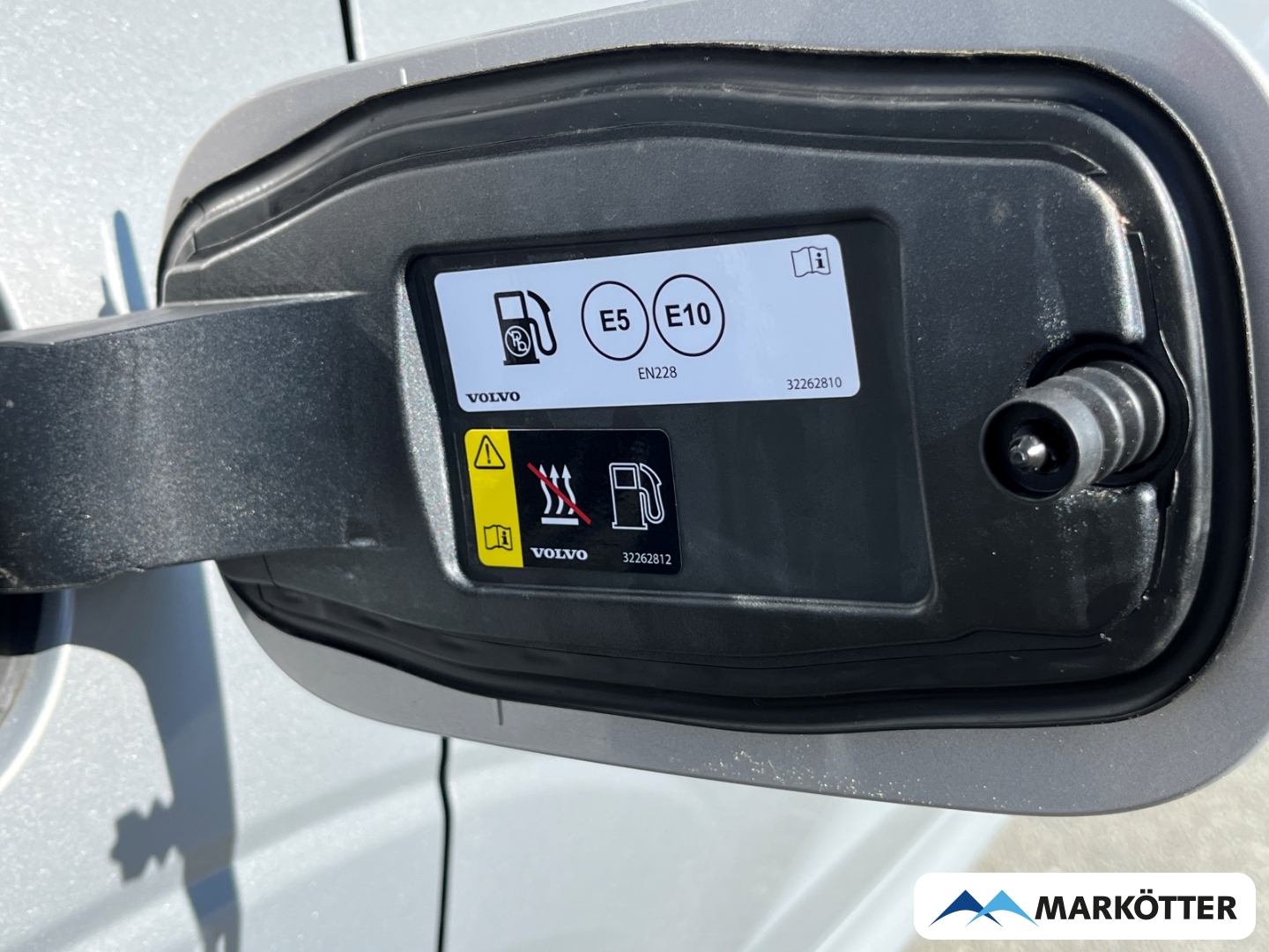 Fahrzeugabbildung Volvo XC60 T6 AWD Recharge Plus Dark ACC/Pano/H&K/AHK