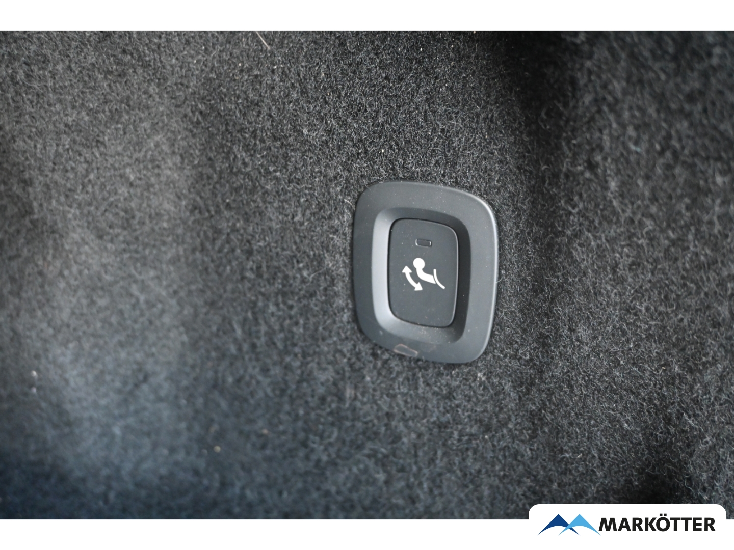 Fahrzeugabbildung Volvo XC60 T6 AWD Recharge Plus Dark ACC/Pano/H&K/AHK