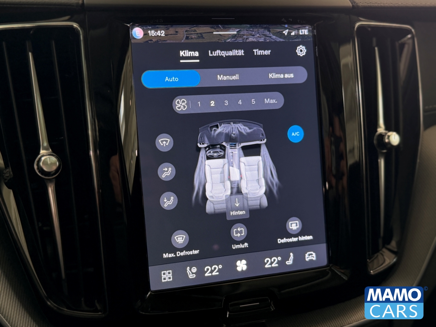 Fahrzeugabbildung Volvo XC60 B5 AWD Ultra Dark AHK/ACC/BLIS/HUD/LHZ/360°