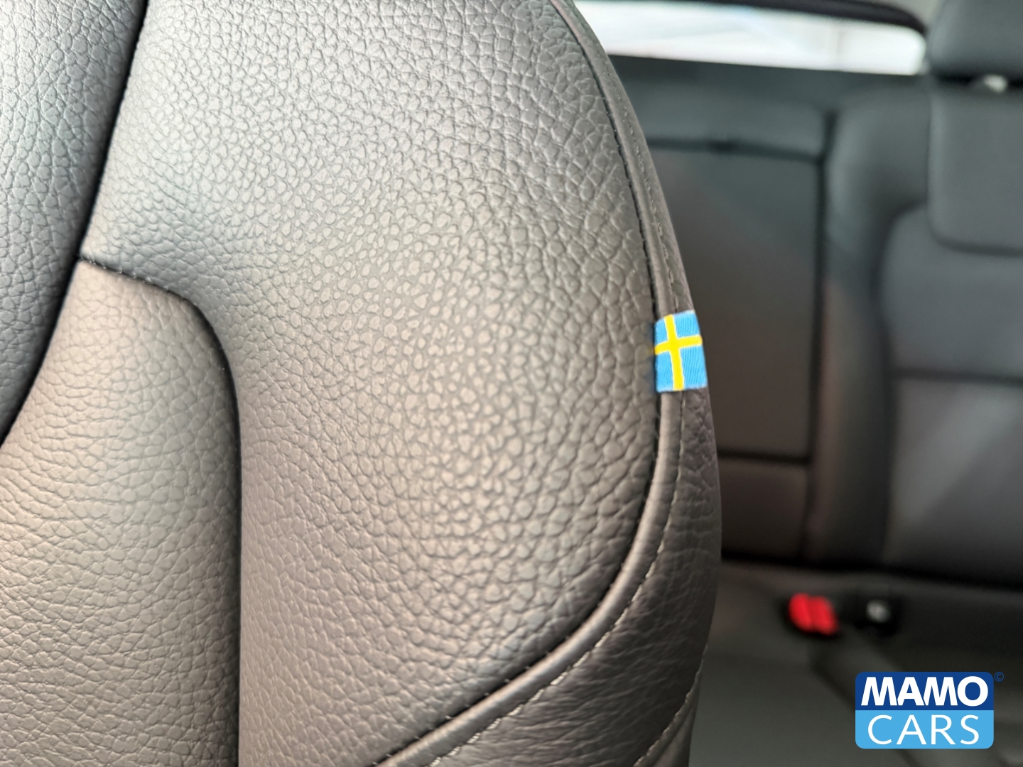 Fahrzeugabbildung Volvo XC60 B5 AWD Ultra Dark AHK/ACC/BLIS/HUD/LHZ/360°