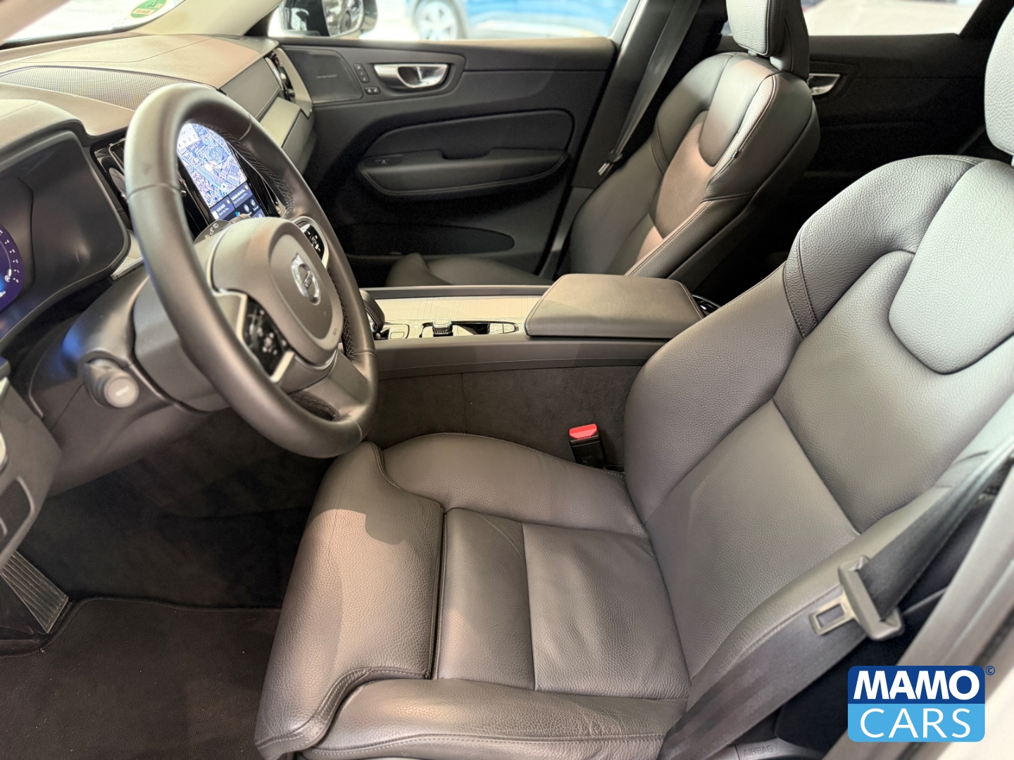 Fahrzeugabbildung Volvo XC60 B5 AWD Ultra Dark AHK/ACC/BLIS/HUD/LHZ/360°