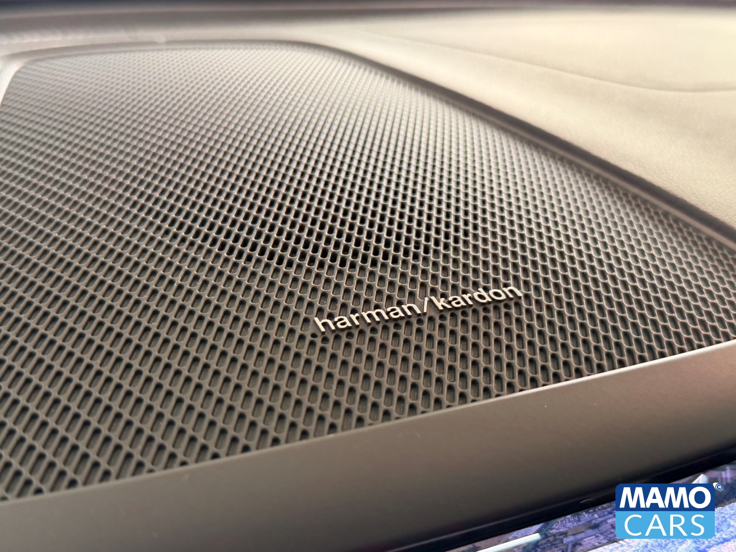 Fahrzeugabbildung Volvo XC60 B5 AWD Ultra Dark AHK/ACC/BLIS/HUD/LHZ/360°