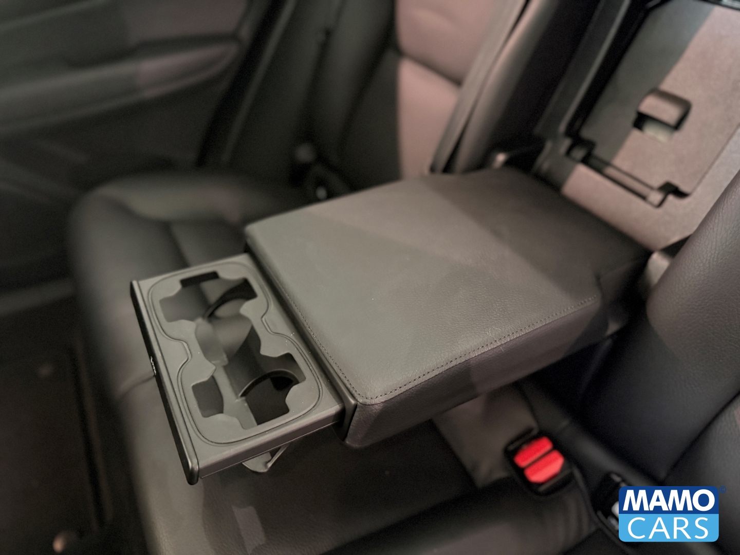 Fahrzeugabbildung Volvo XC60 B5 AWD Ultra Dark AHK/ACC/BLIS/HUD/LHZ/360°