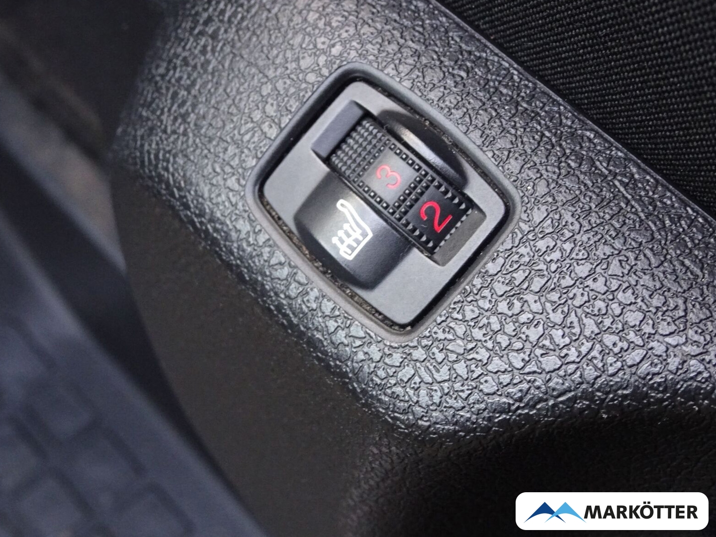 Fahrzeugabbildung Peugeot Traveller Business L2 2.0 180/9-Sitze/Cam/AHK