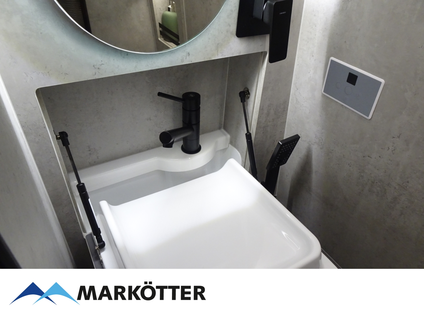 Fahrzeugabbildung Globe-Traveller Falcon 2Z *4motion*PreviewMesseEssen 25.-01.03.26