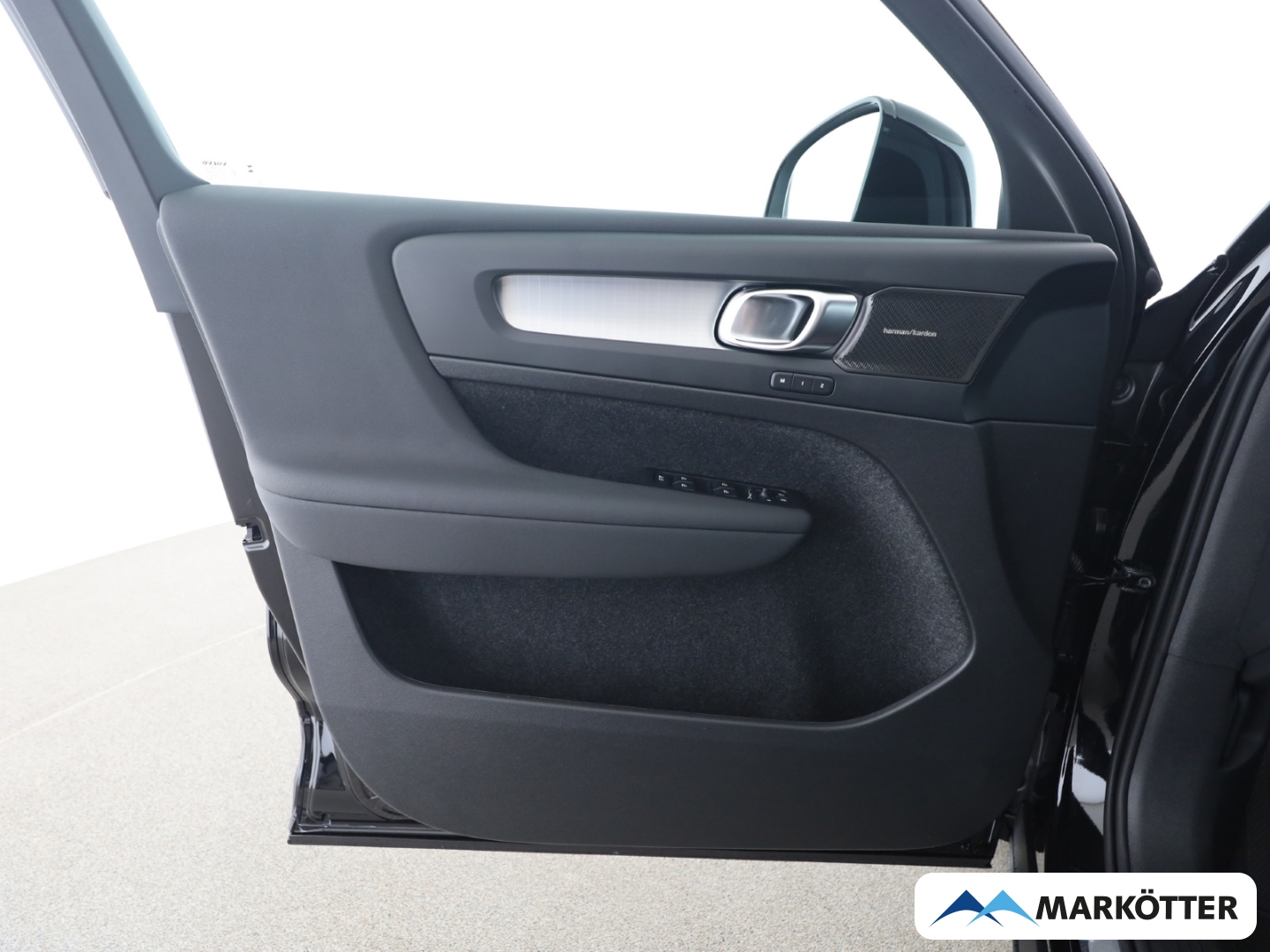Fahrzeugabbildung Volvo XC40 B4 Ultra Black Edition 2WD/LED-Pixel/PANO