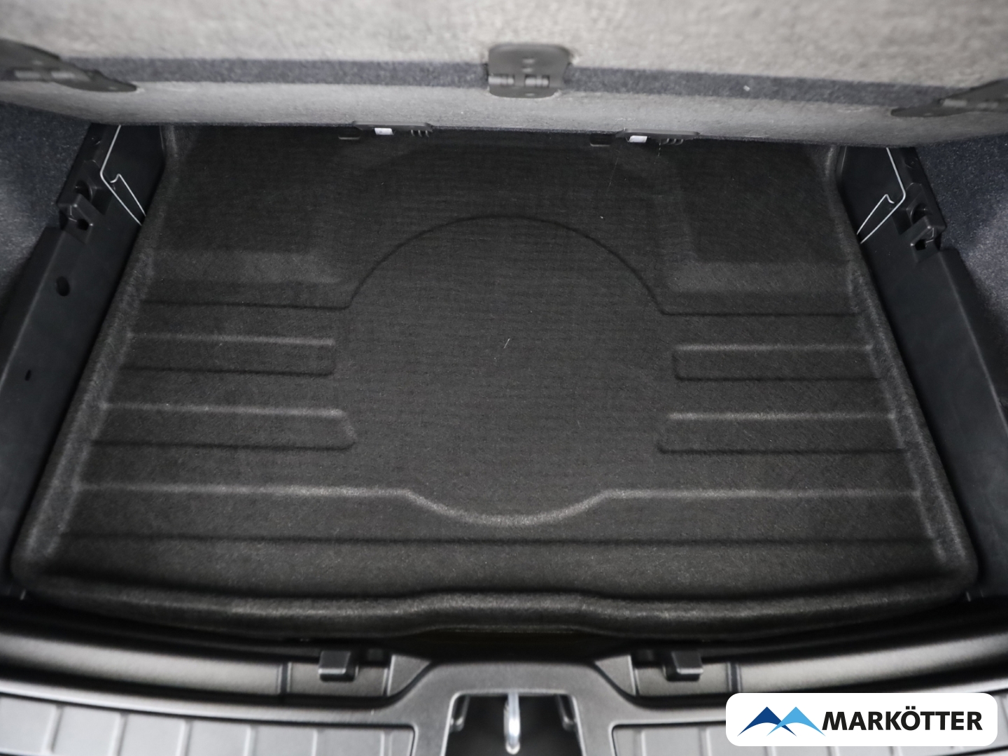 Fahrzeugabbildung Volvo XC40 B4 Ultra Black Edition 2WD/LED-Pixel/PANO