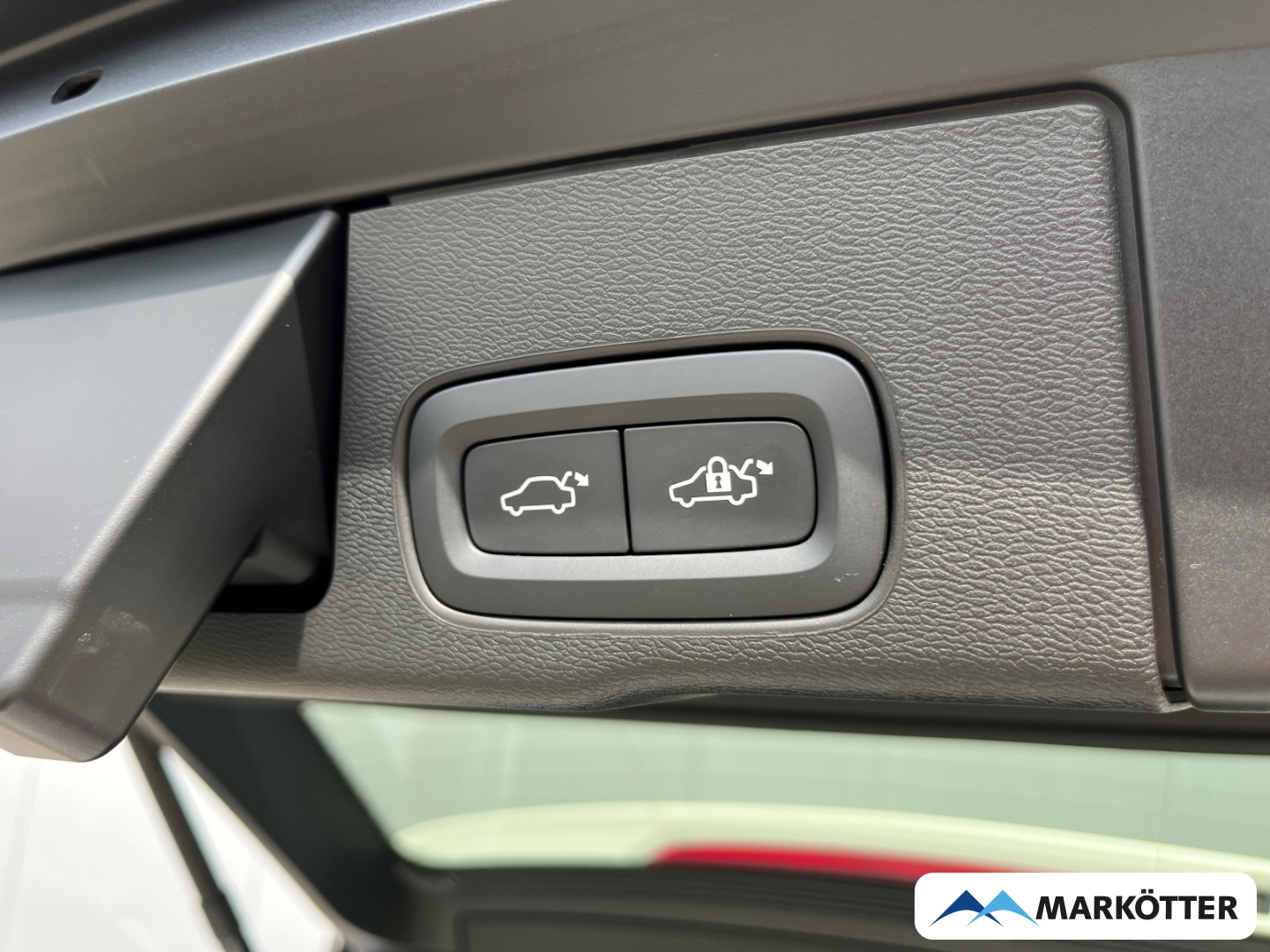 Fahrzeugabbildung Volvo XC60 T8 AWD Plus Black Recharge ACC/H&K/AHK/360°