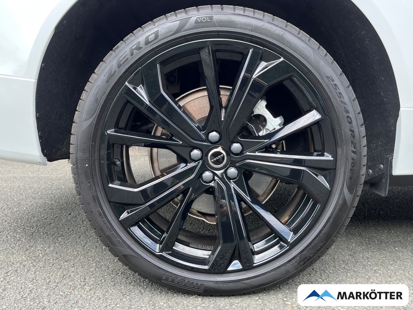 Fahrzeugabbildung Volvo XC60 T8 AWD Plus Black Recharge ACC/H&K/AHK/360°