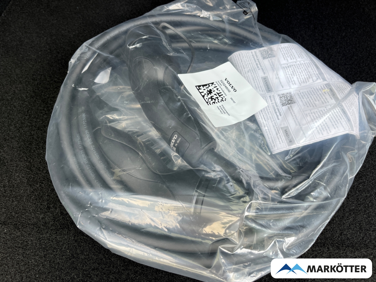 Fahrzeugabbildung Volvo XC60 T8 AWD Plus Black Recharge ACC/H&K/AHK/360°