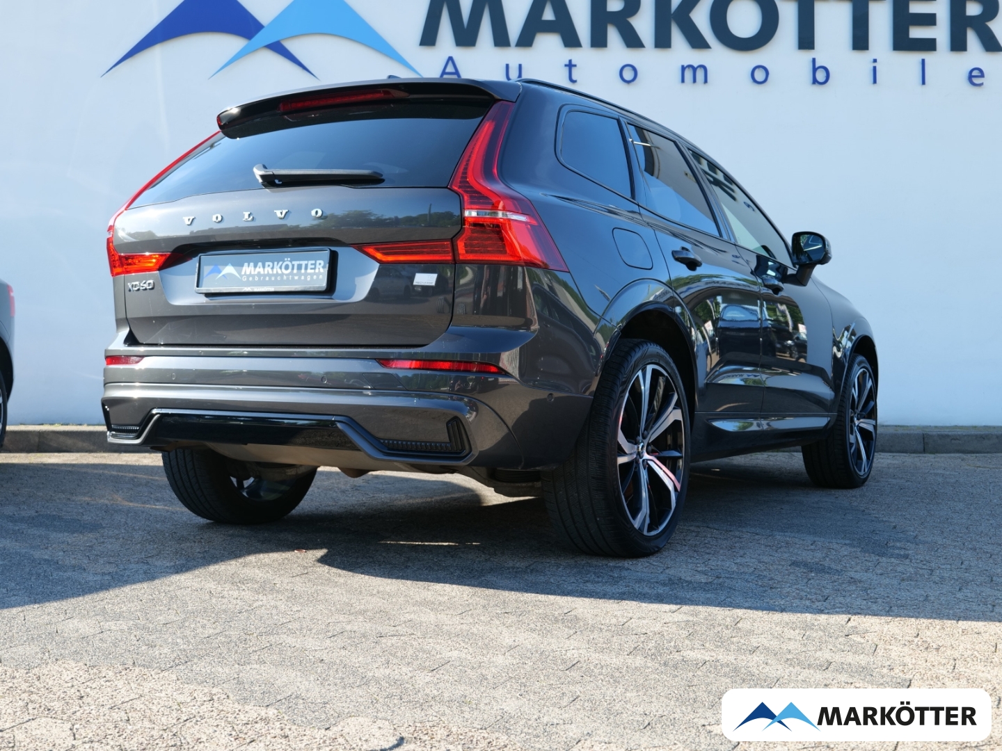Fahrzeugabbildung Volvo XC60 T6 AWD R-Design /AHK/360CAM/21 Zoll/