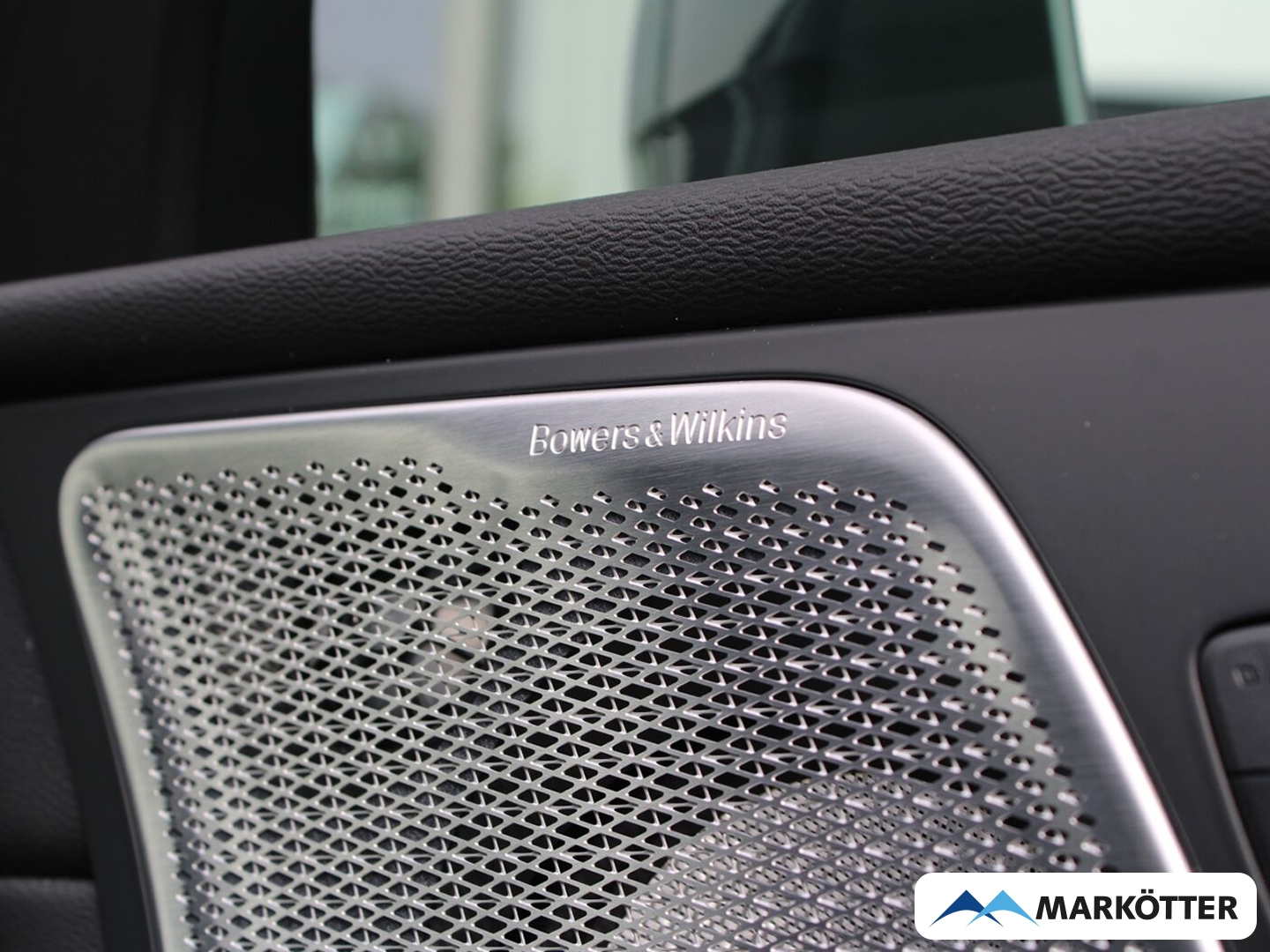 Fahrzeugabbildung Volvo XC60 Ultra Bright Recharge Plug-In Hybrid AWD