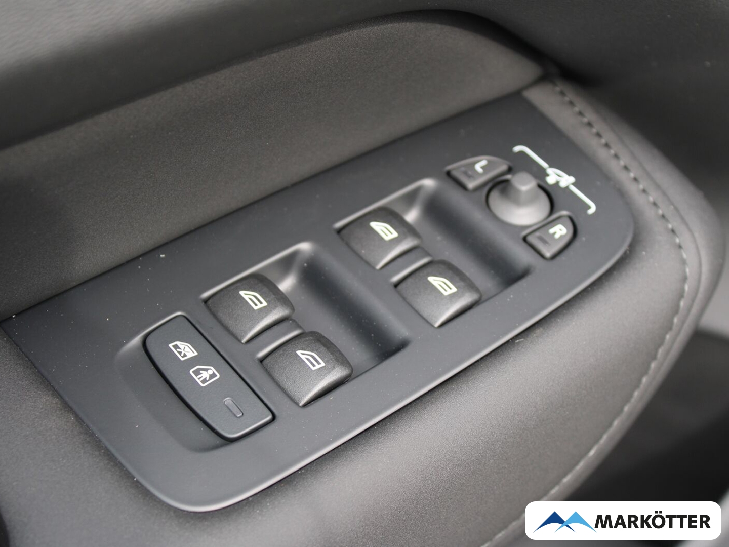 Fahrzeugabbildung Volvo XC60 Ultra Bright Recharge Plug-In Hybrid AWD