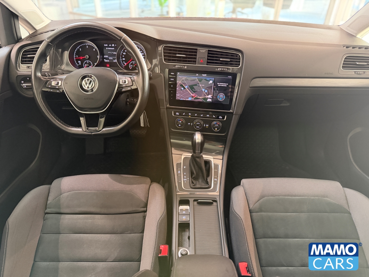 Fahrzeugabbildung Volkswagen Golf VII Variant Comfortline AHK/PDC/SHZ/NAVI