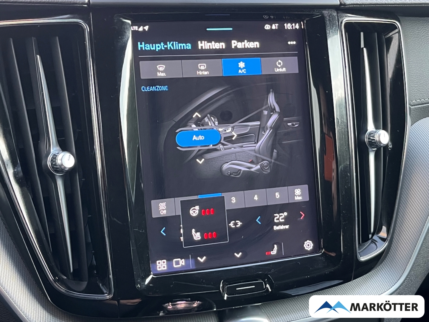 Fahrzeugabbildung Volvo XC60 B4 AWD Ultimate Dark ACC/360°/Schiebedach