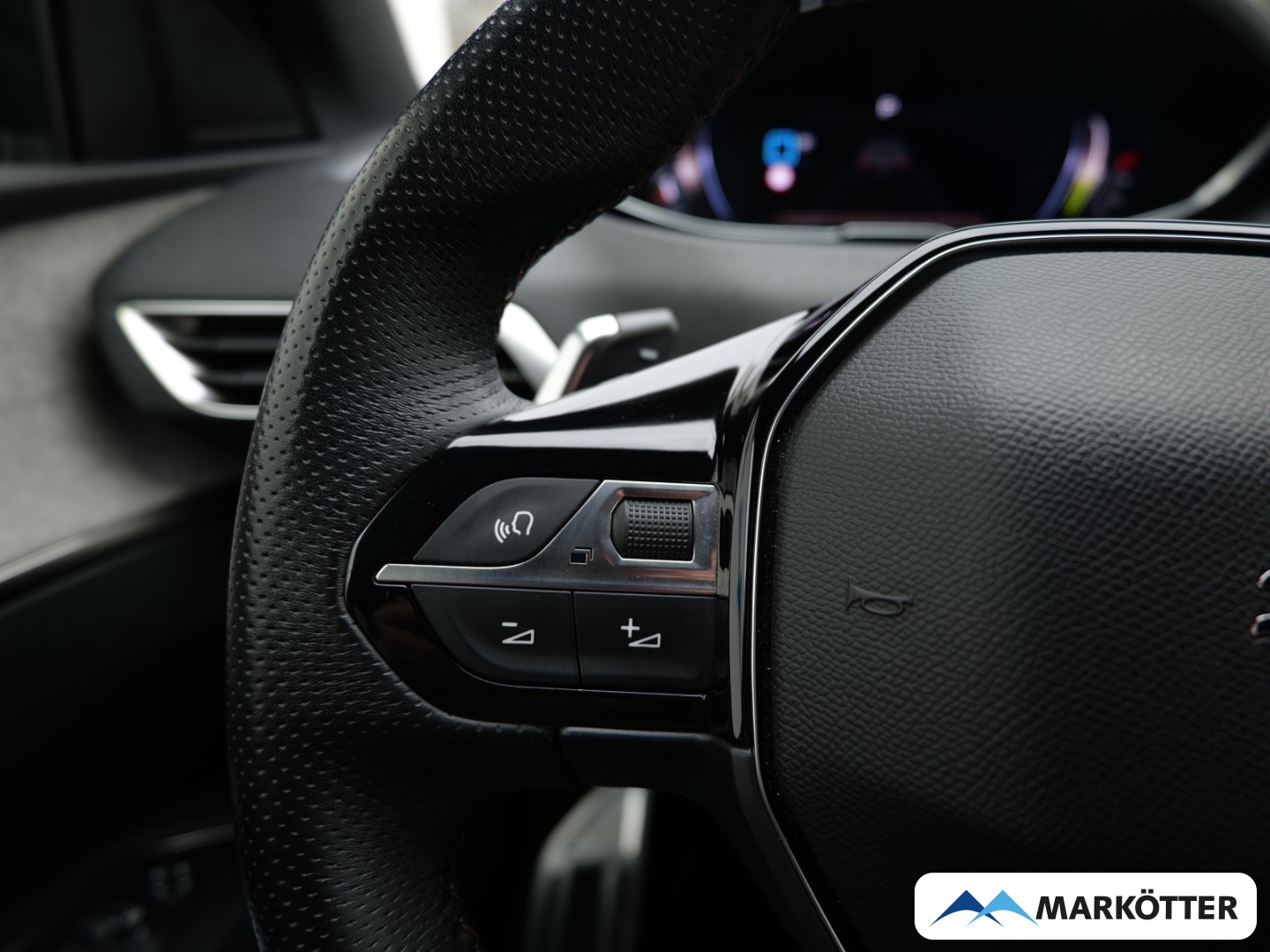 Fahrzeugabbildung Peugeot 3008 1.2 GT CAM/Totwinkel/ACC/SHZ