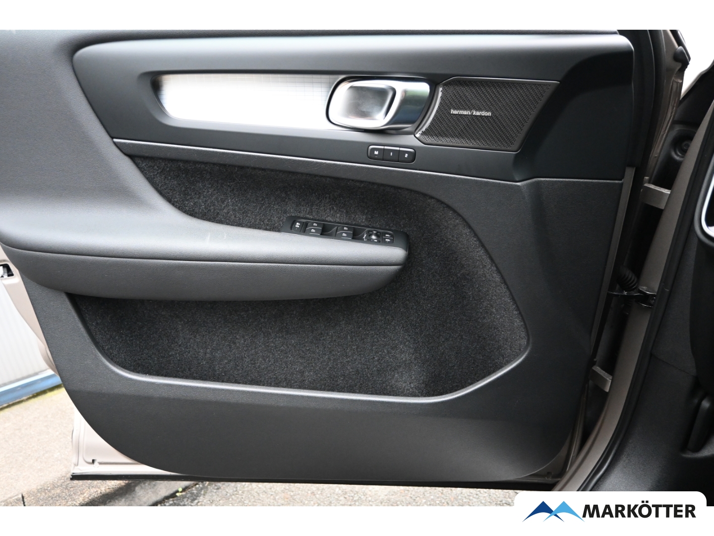 Fahrzeugabbildung Volvo XC40 T5 Plus Bright Recharge ACC/AHK/BLIS/Keyless